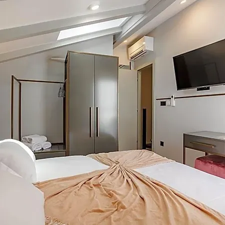 Heritage Olympic Dream Bed & Breakfast Split